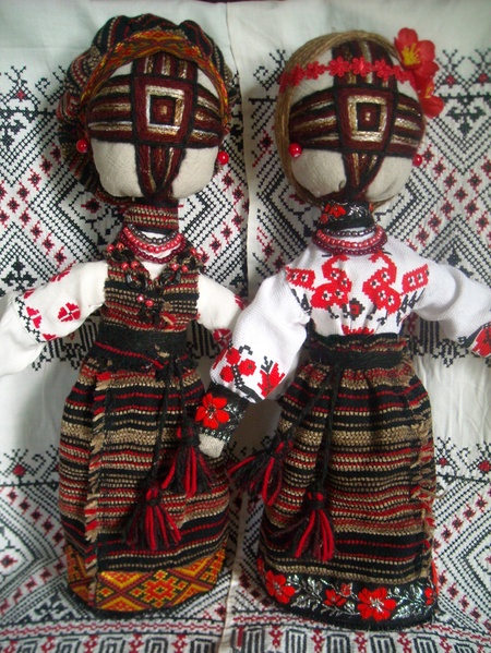 Українська авторська лялька-мотанка, оберіг домашнього затишку.